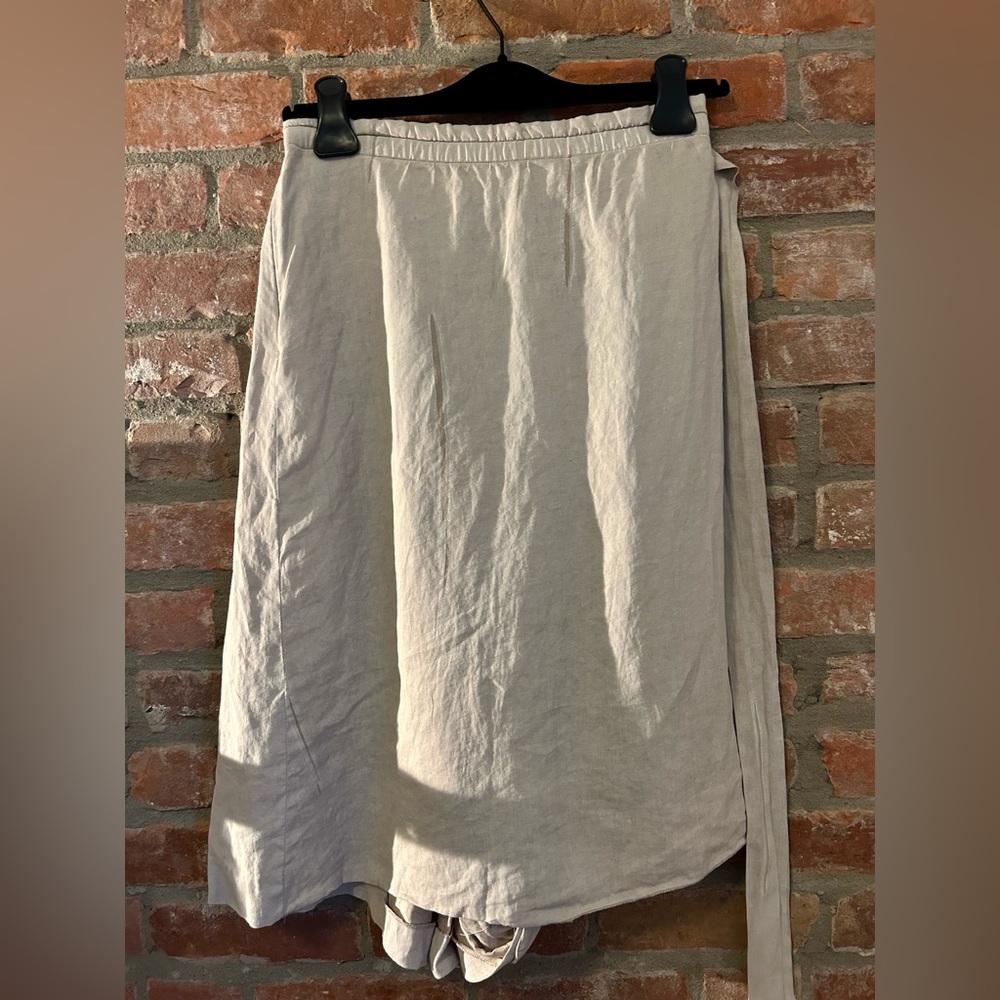 PRADA LINEN SKIRT 🫶🏻 - Picture 3 of 4